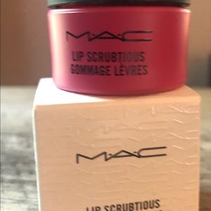 *prestige* brand Mac Lip Scrub